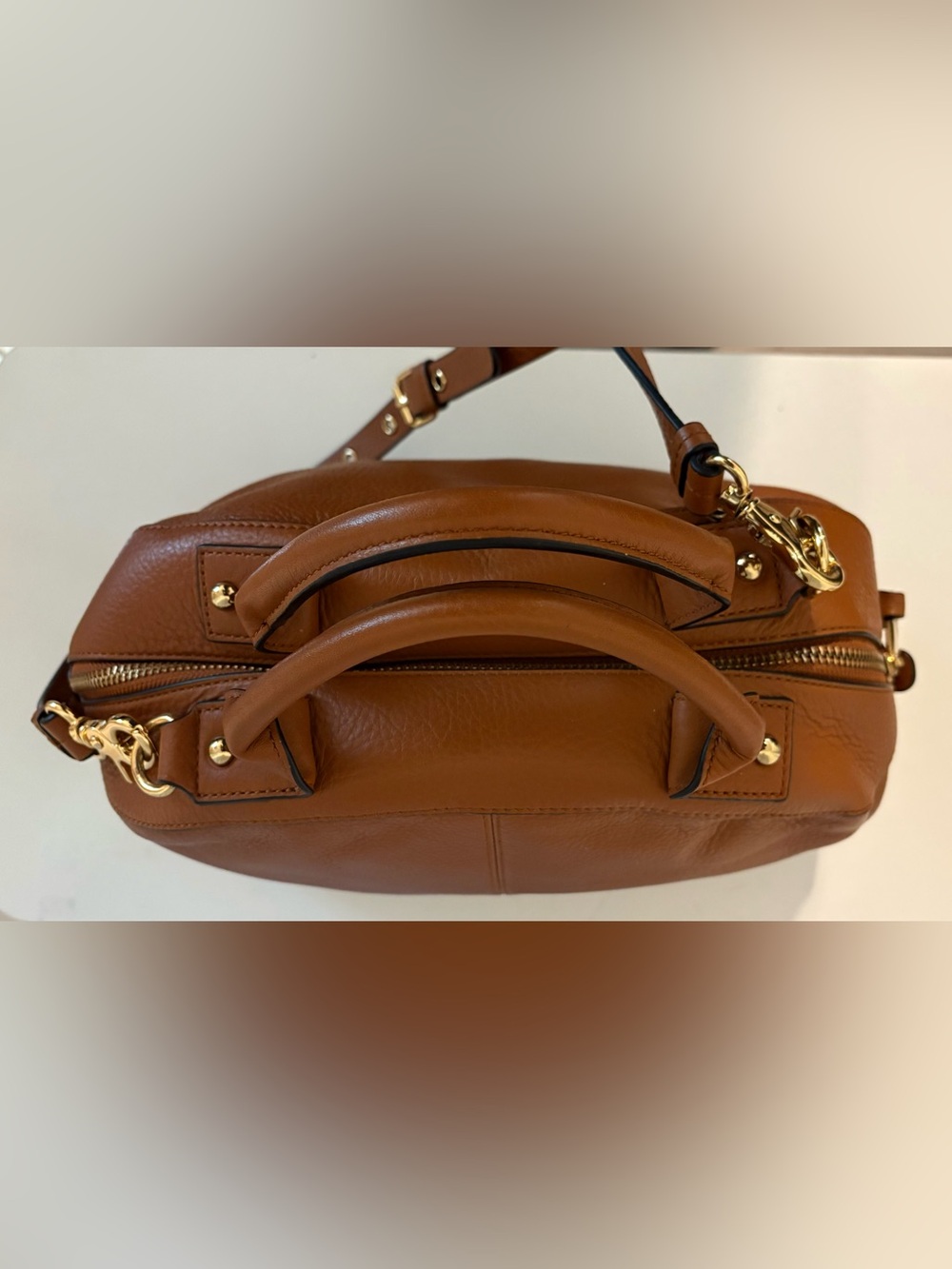 BADGLEY MISCHKA, Tan Leather Top-Handle Bag with Shoulder Strap - Picture 2 of 9